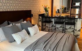 Ian Hotel
